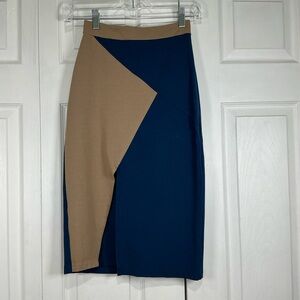 🌹 Solemio Blue and a Tan Pencil Skirt - Small